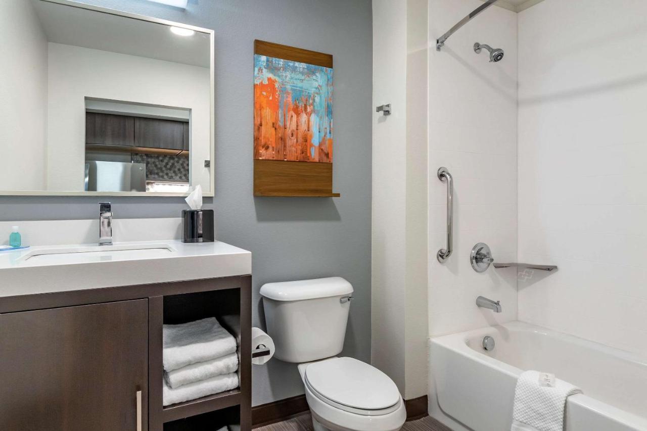 Mainstay Suites Waukee-West Des Moines Zewnętrze zdjęcie